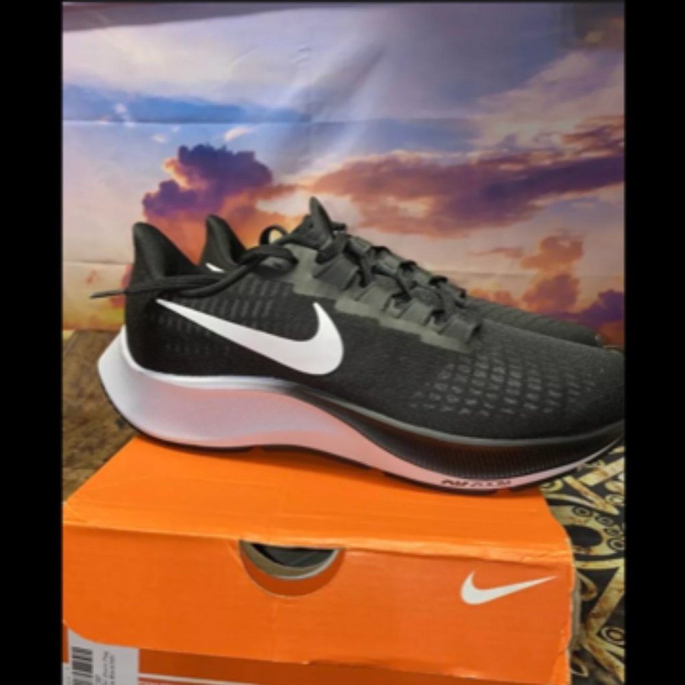 Nike Women Air Zoom Pegasus 37 Size 8